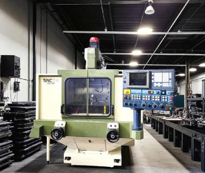 MÁY PHAY KIM LOẠI : MAKINO SNC64-A15